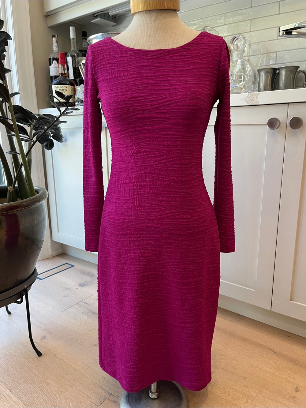 Nadya Toto Long-Sleeve Stretch Jacquard Fitted Magenta Midi Dress